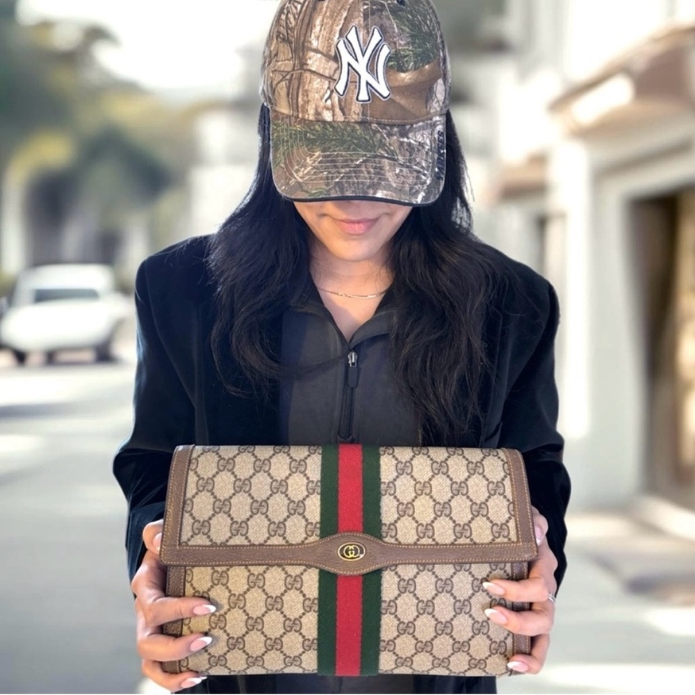 Gucci Large Ophidia Sherry Line Supreme GG Monogram Clutch